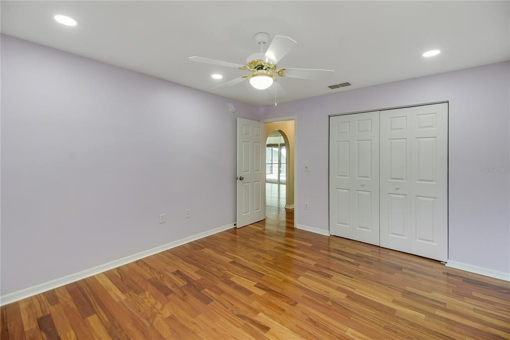 Activo con contrato: $525,000 (3 camas, 2 baños, 2219 Pies cuadrados)