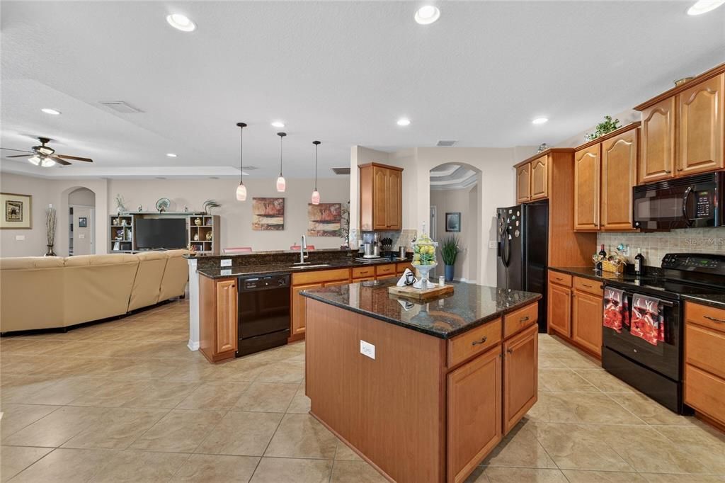 En Venta: $509,999 (4 camas, 3 baños, 2822 Pies cuadrados)