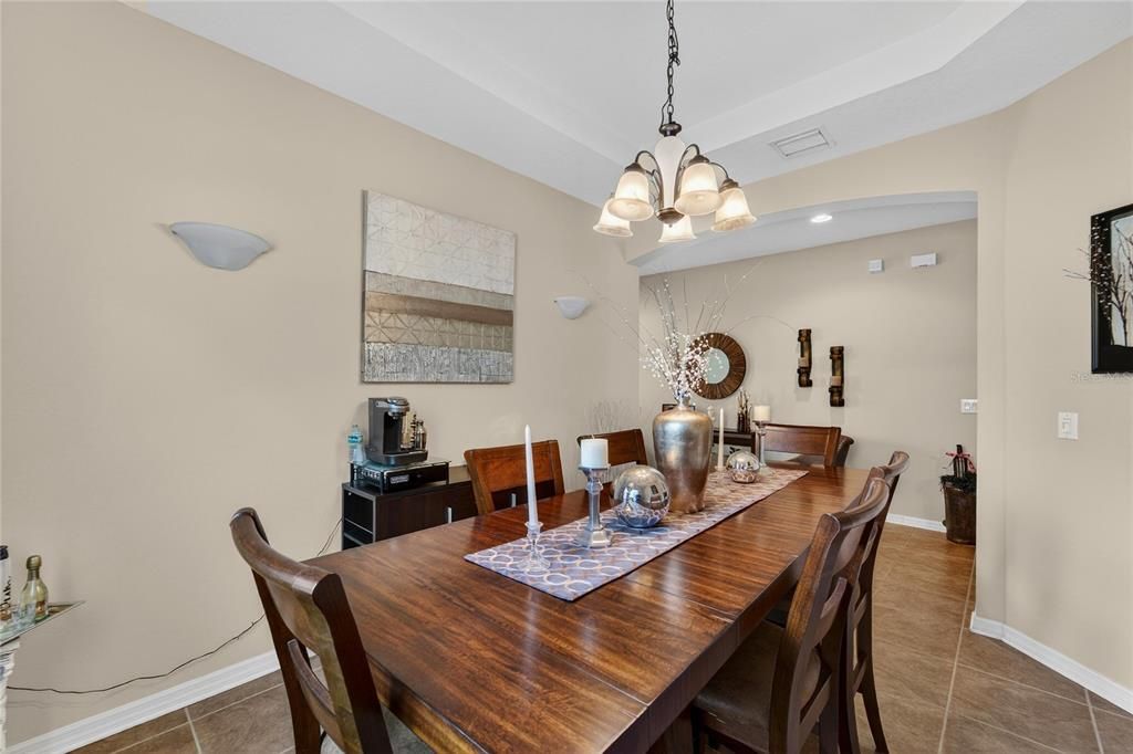En Venta: $509,999 (4 camas, 3 baños, 2822 Pies cuadrados)
