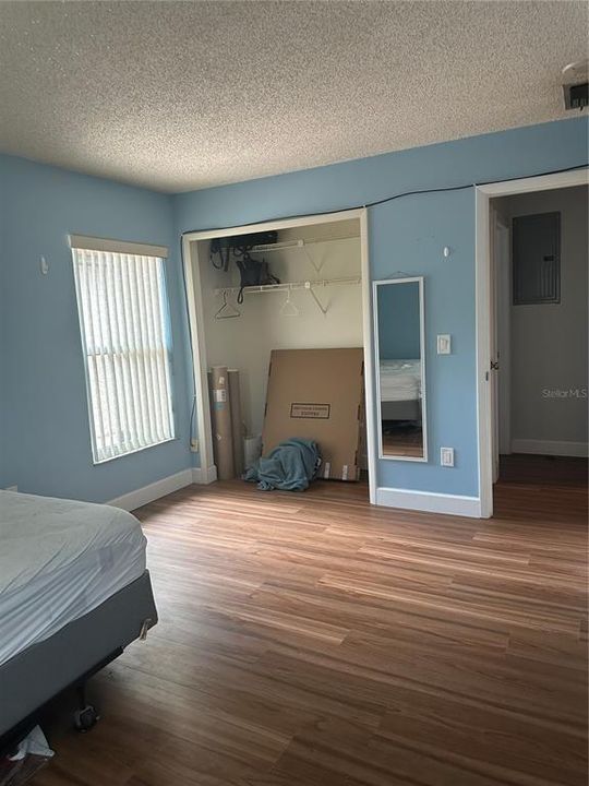 For Rent: $1,800 (3 beds, 2 baths, 1721 Square Feet)