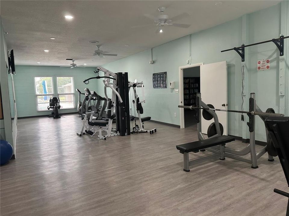 For Rent: $1,800 (3 beds, 2 baths, 1721 Square Feet)