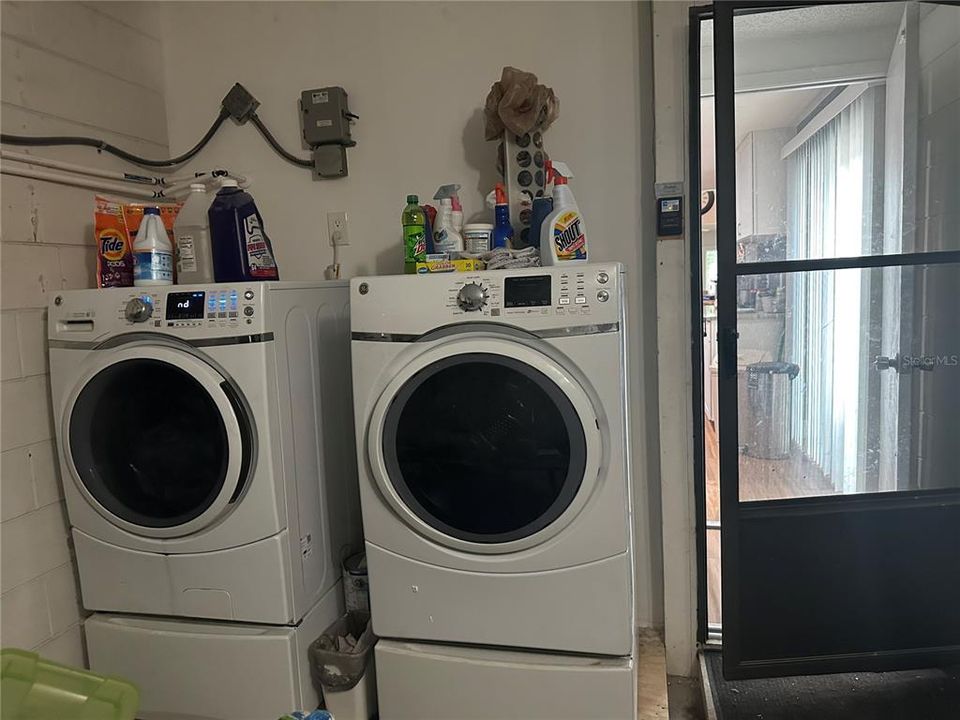 For Rent: $1,800 (3 beds, 2 baths, 1721 Square Feet)