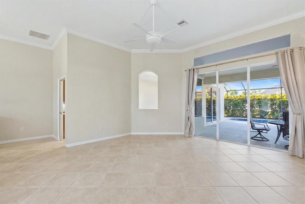 Activo con contrato: $632,500 (3 camas, 3 baños, 2605 Pies cuadrados)