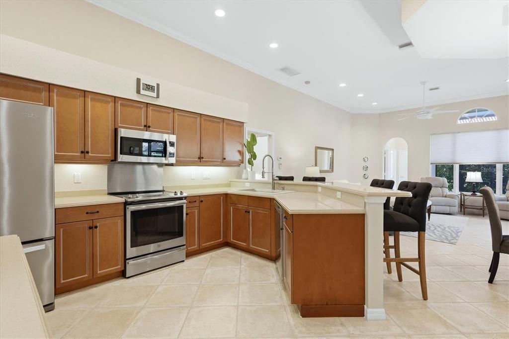 Activo con contrato: $632,500 (3 camas, 3 baños, 2605 Pies cuadrados)