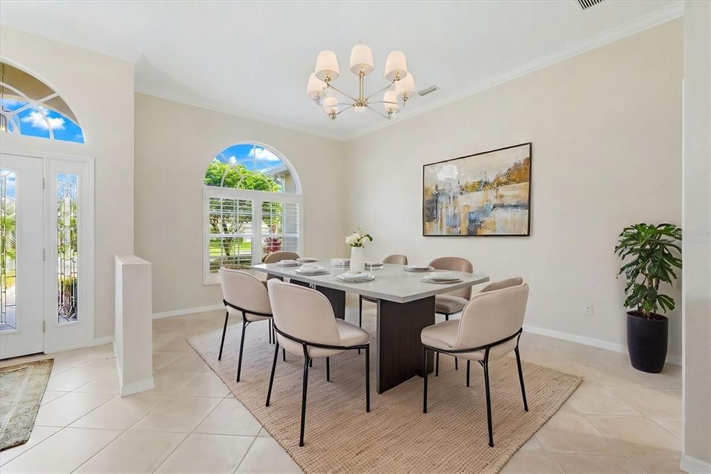 Activo con contrato: $632,500 (3 camas, 3 baños, 2605 Pies cuadrados)