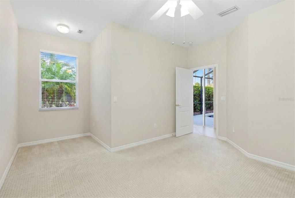 Activo con contrato: $632,500 (3 camas, 3 baños, 2605 Pies cuadrados)