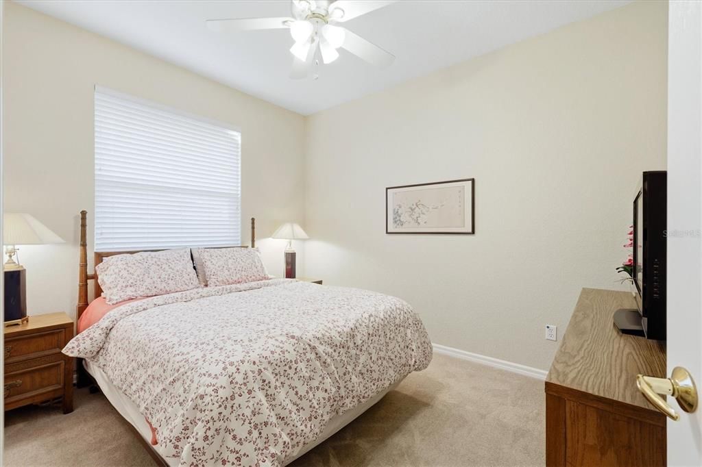 Activo con contrato: $632,500 (3 camas, 3 baños, 2605 Pies cuadrados)