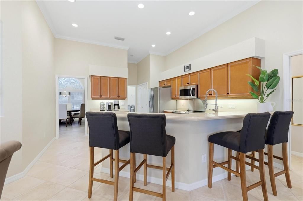 Activo con contrato: $632,500 (3 camas, 3 baños, 2605 Pies cuadrados)