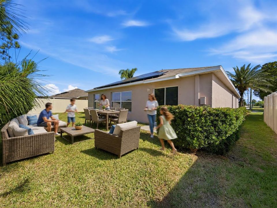 Activo con contrato: $299,900 (4 camas, 2 baños, 1918 Pies cuadrados)