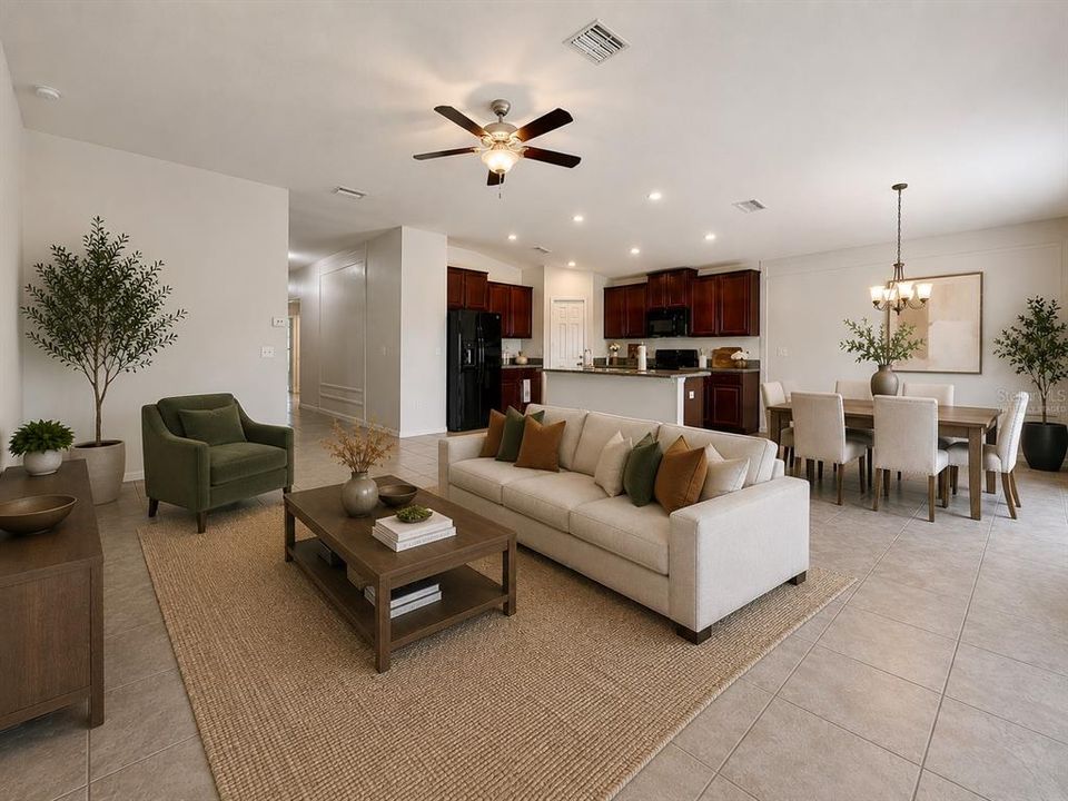 Activo con contrato: $299,900 (4 camas, 2 baños, 1918 Pies cuadrados)