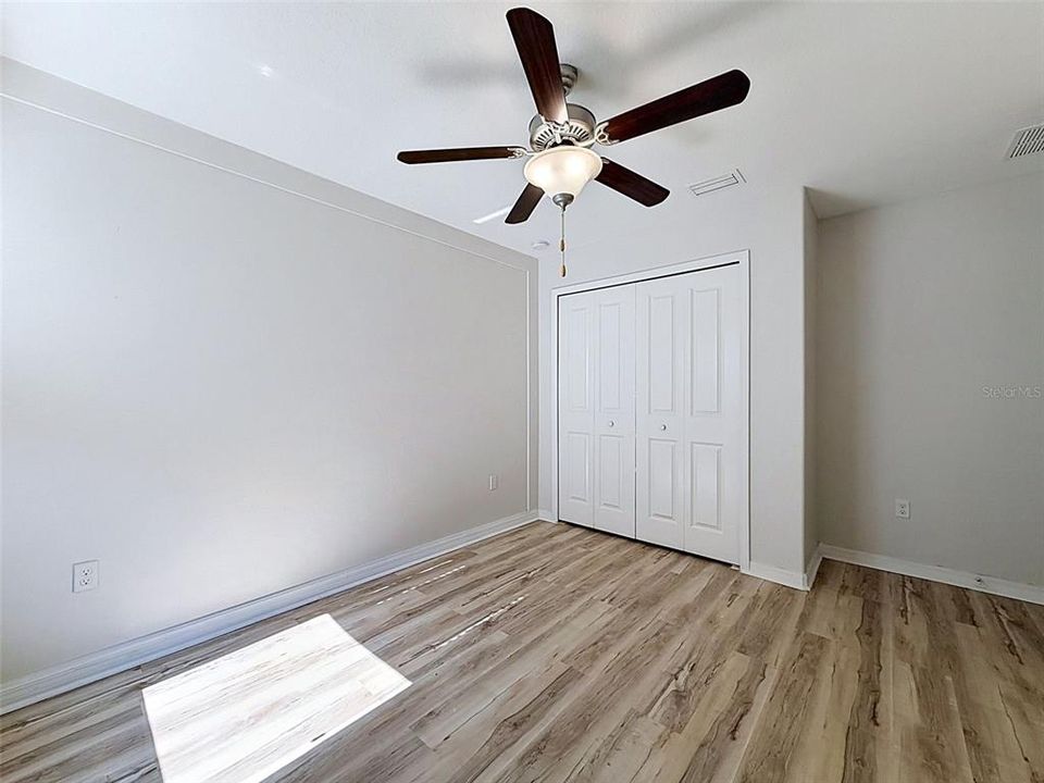Activo con contrato: $299,900 (4 camas, 2 baños, 1918 Pies cuadrados)
