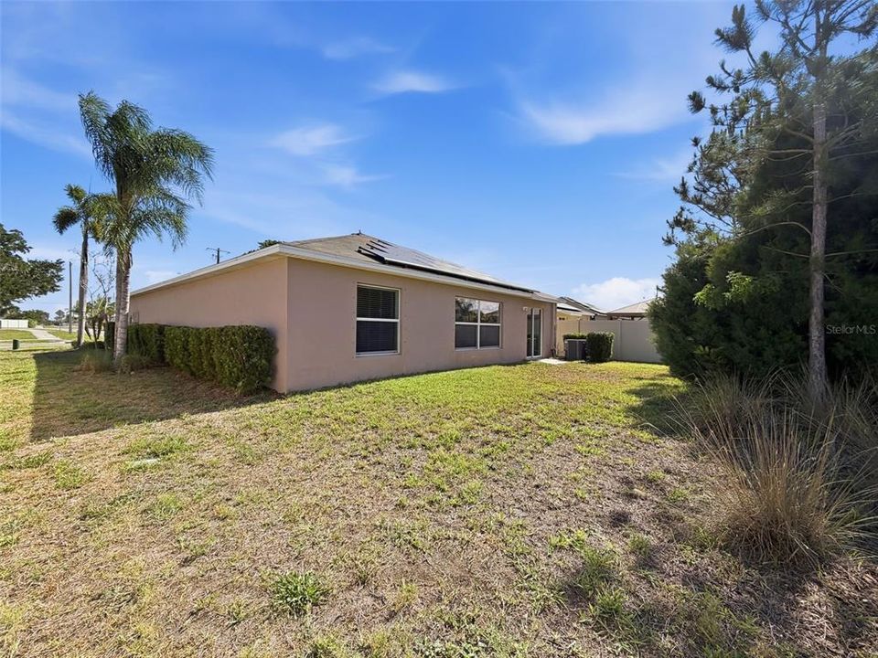 Activo con contrato: $299,900 (4 camas, 2 baños, 1918 Pies cuadrados)