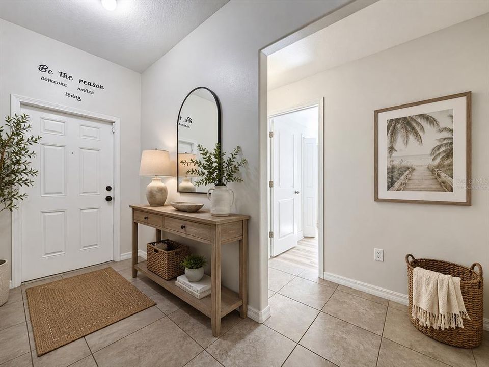 Activo con contrato: $299,900 (4 camas, 2 baños, 1918 Pies cuadrados)