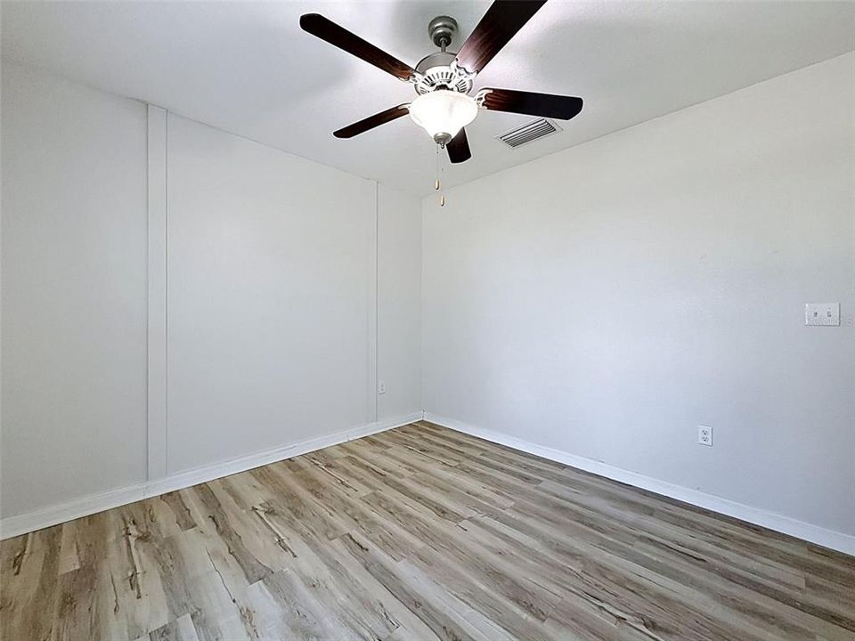 Activo con contrato: $299,900 (4 camas, 2 baños, 1918 Pies cuadrados)