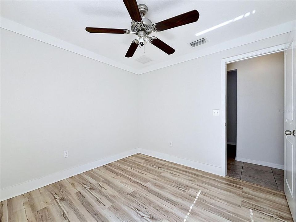 Activo con contrato: $299,900 (4 camas, 2 baños, 1918 Pies cuadrados)