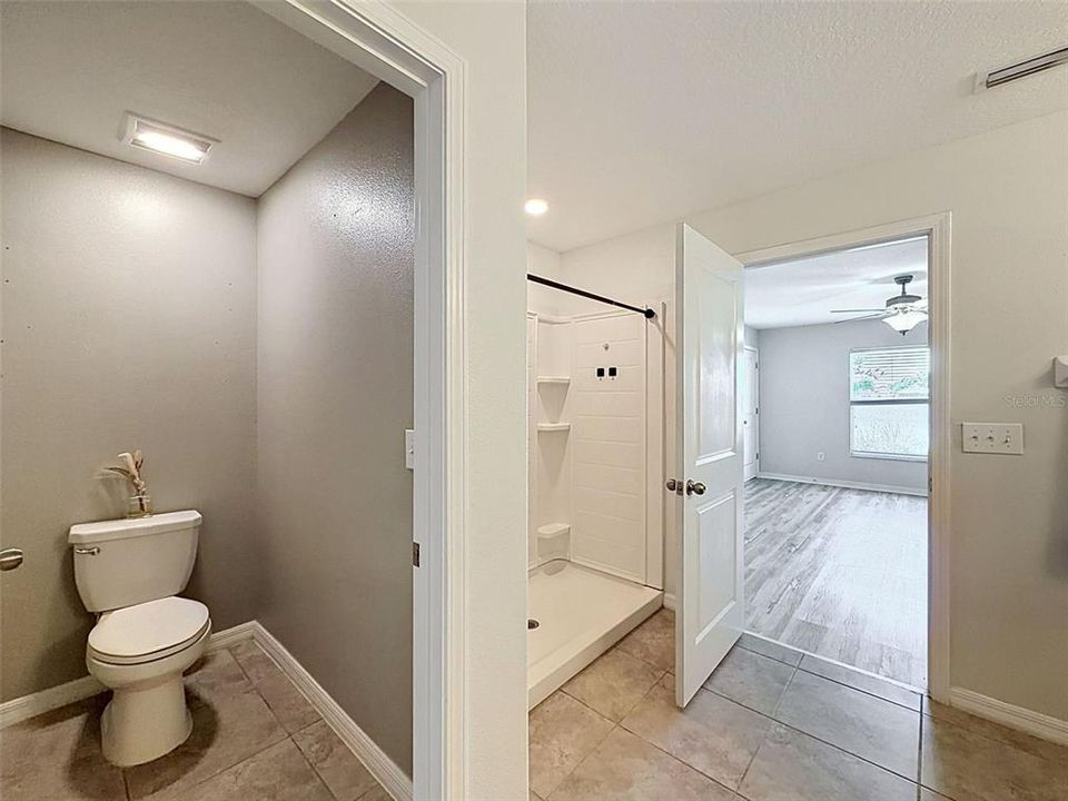 Activo con contrato: $299,900 (4 camas, 2 baños, 1918 Pies cuadrados)
