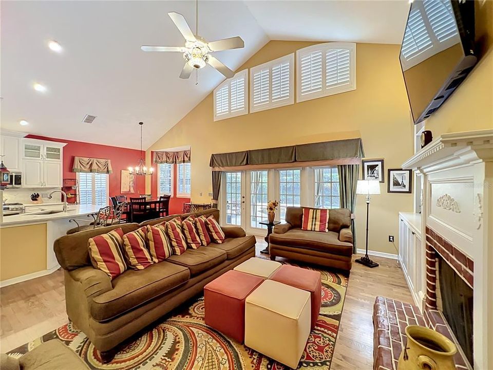 Active With Contract: $850,000 (4 beds, 3 baths, 2829 Square Feet)