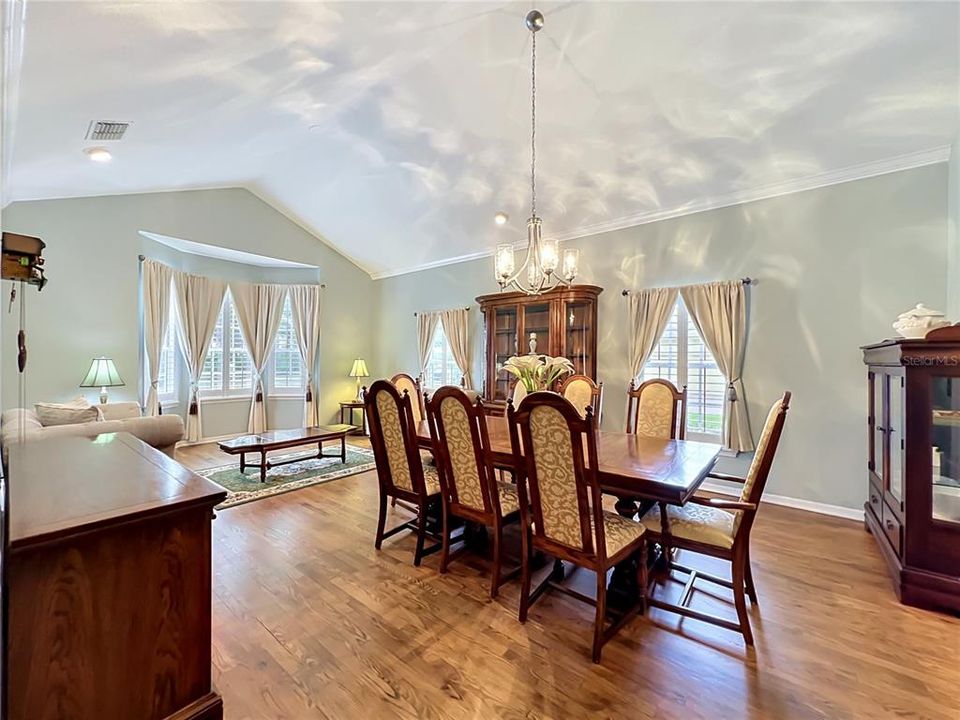 Active With Contract: $850,000 (4 beds, 3 baths, 2829 Square Feet)