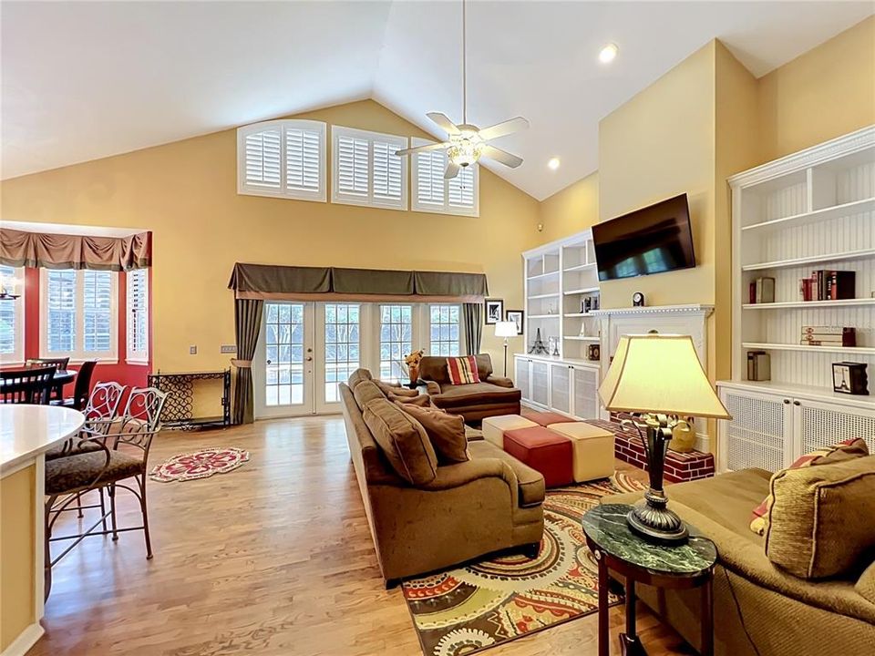 Active With Contract: $850,000 (4 beds, 3 baths, 2829 Square Feet)