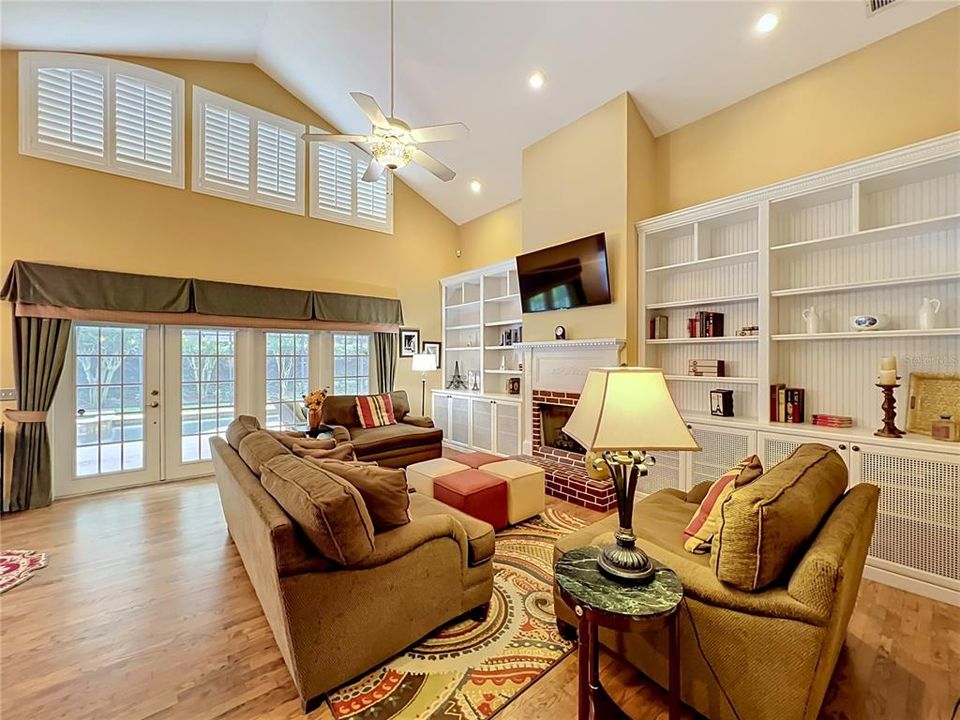 Active With Contract: $850,000 (4 beds, 3 baths, 2829 Square Feet)