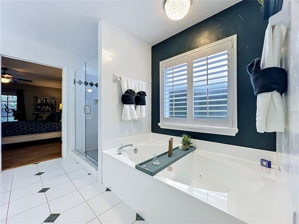 Active With Contract: $850,000 (4 beds, 3 baths, 2829 Square Feet)