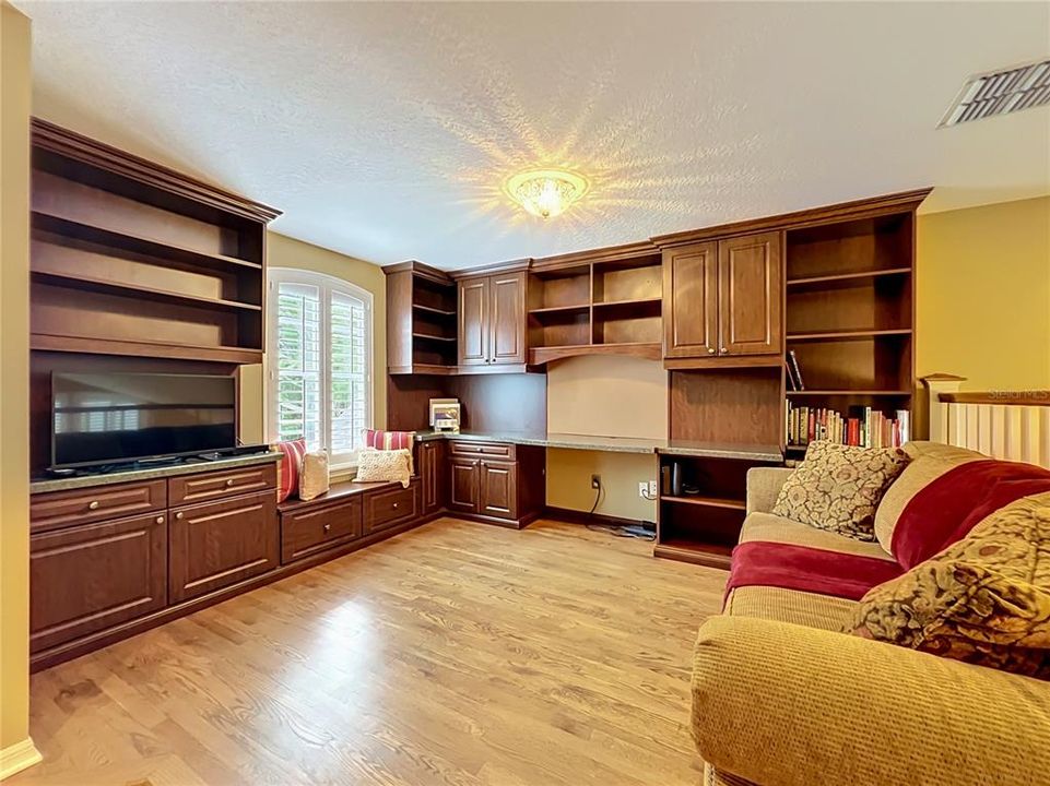 Active With Contract: $850,000 (4 beds, 3 baths, 2829 Square Feet)