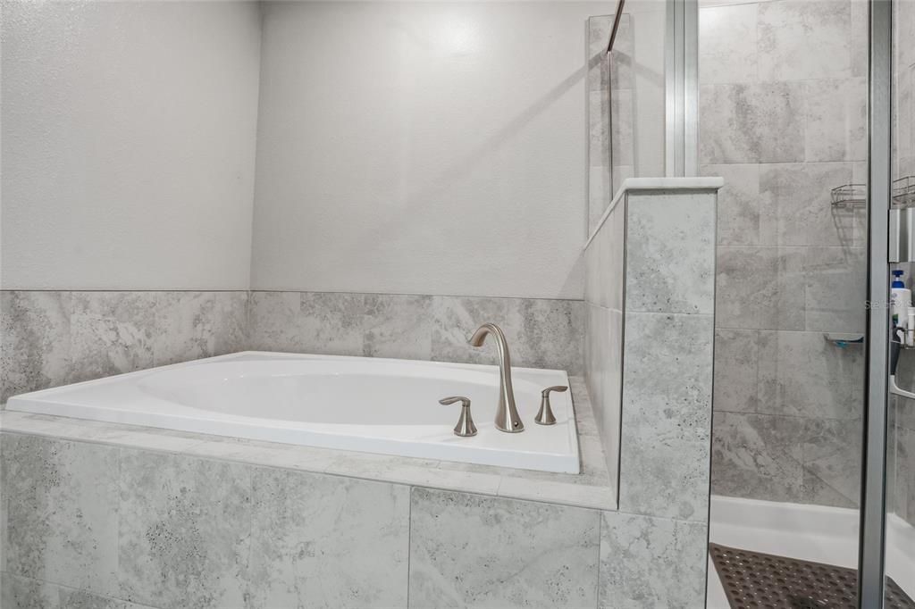 На продажу: $365,000 (3 спален, 2 ванн, 1801 Квадратных фут)