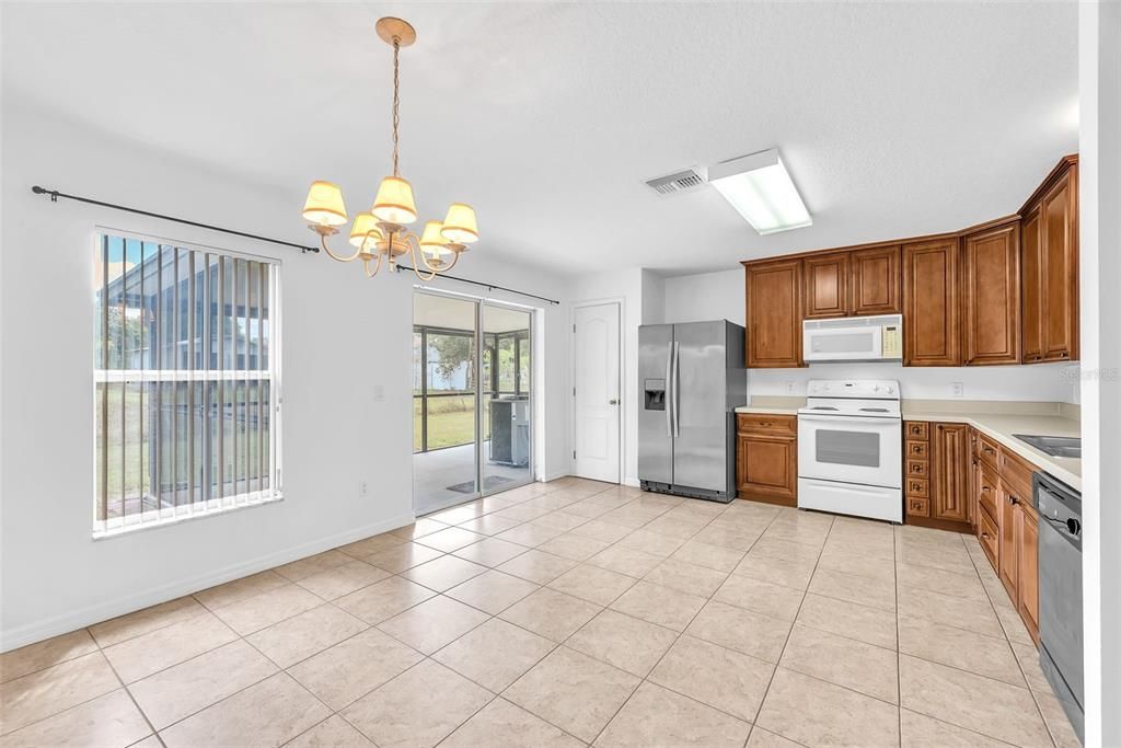 For Rent: $2,200 (3 beds, 2 baths, 1695 Square Feet)