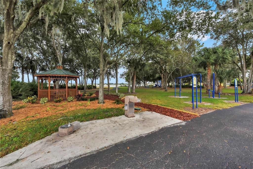 For Rent: $2,200 (3 beds, 2 baths, 1695 Square Feet)