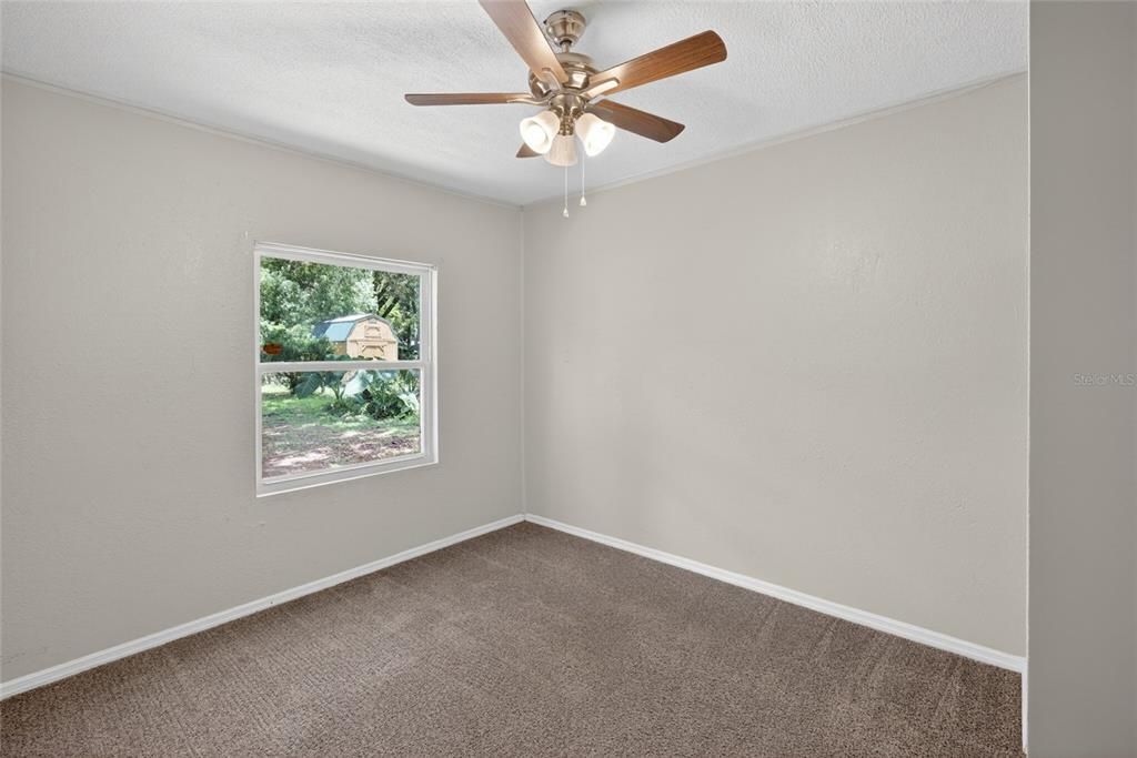 Active With Contract: $125,000 (3 beds, 1 baths, 690 Square Feet)
