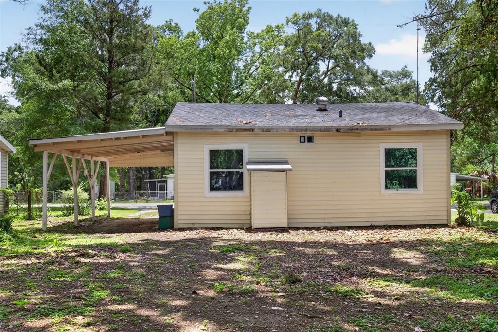 Active With Contract: $125,000 (3 beds, 1 baths, 690 Square Feet)