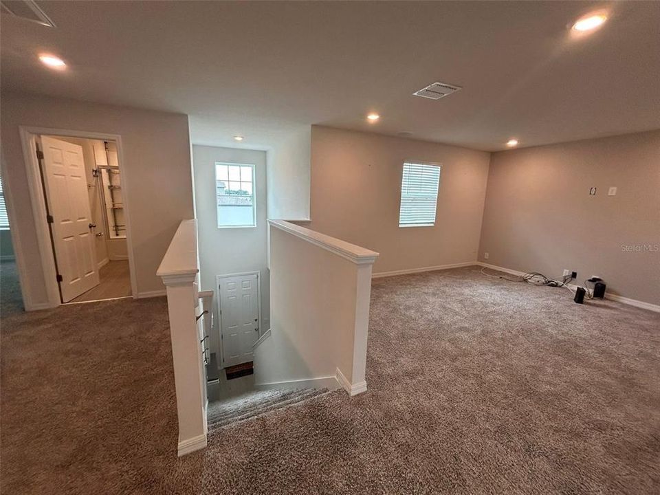 For Rent: $2,600 (5 beds, 3 baths, 2712 Square Feet)