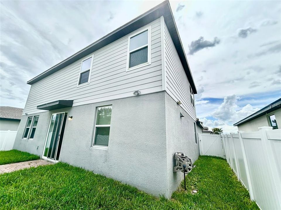 For Rent: $2,600 (5 beds, 3 baths, 2712 Square Feet)