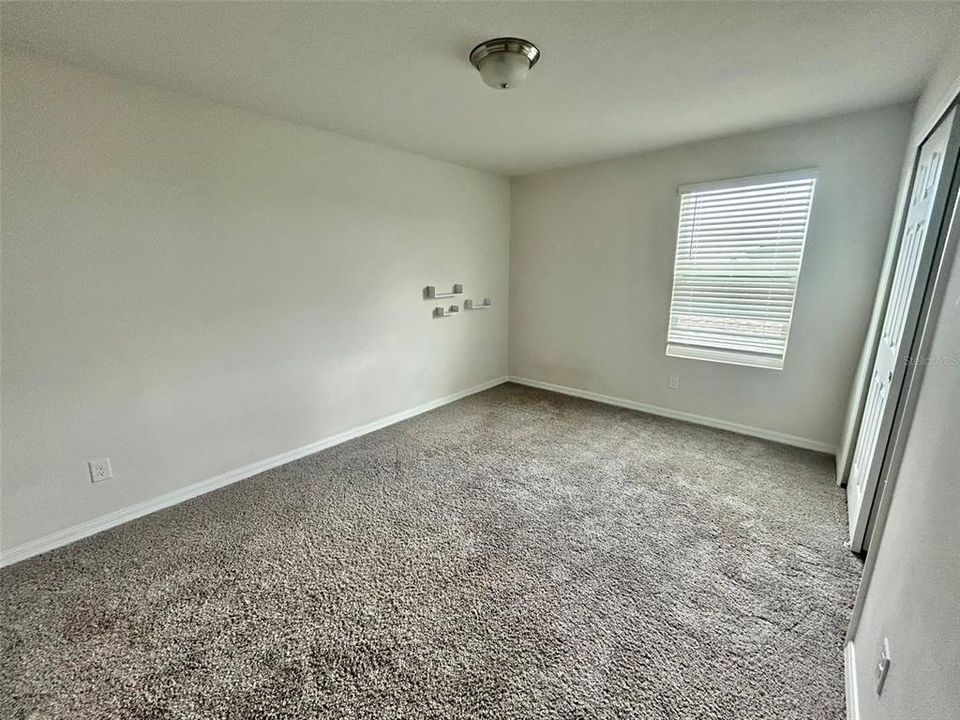 For Rent: $2,600 (5 beds, 3 baths, 2712 Square Feet)
