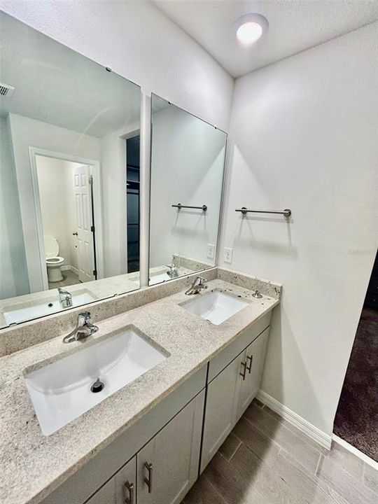 For Rent: $2,600 (5 beds, 3 baths, 2712 Square Feet)