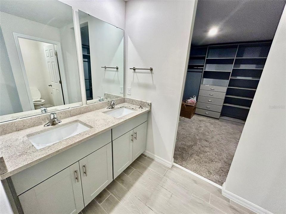 For Rent: $2,600 (5 beds, 3 baths, 2712 Square Feet)