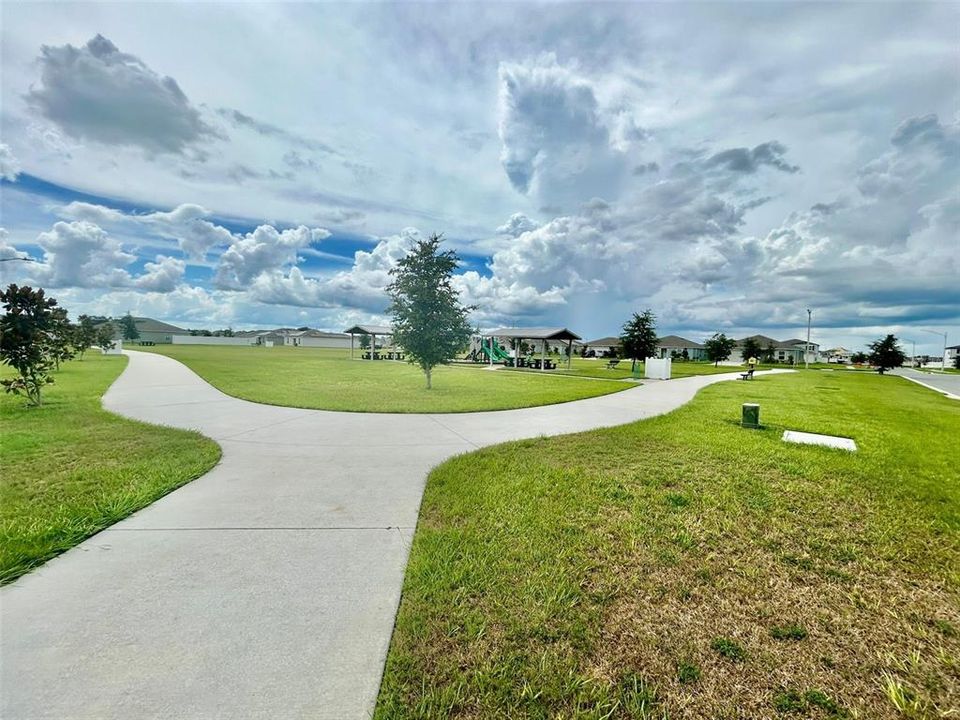 For Rent: $2,600 (5 beds, 3 baths, 2712 Square Feet)