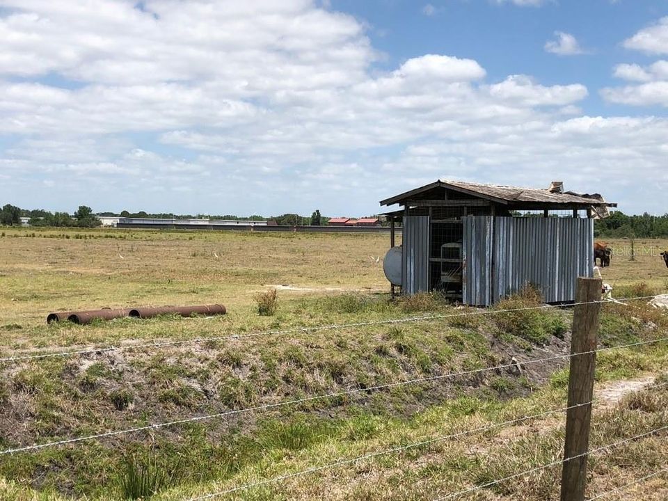 For Sale: $6,900,000 (37.61 acres)
