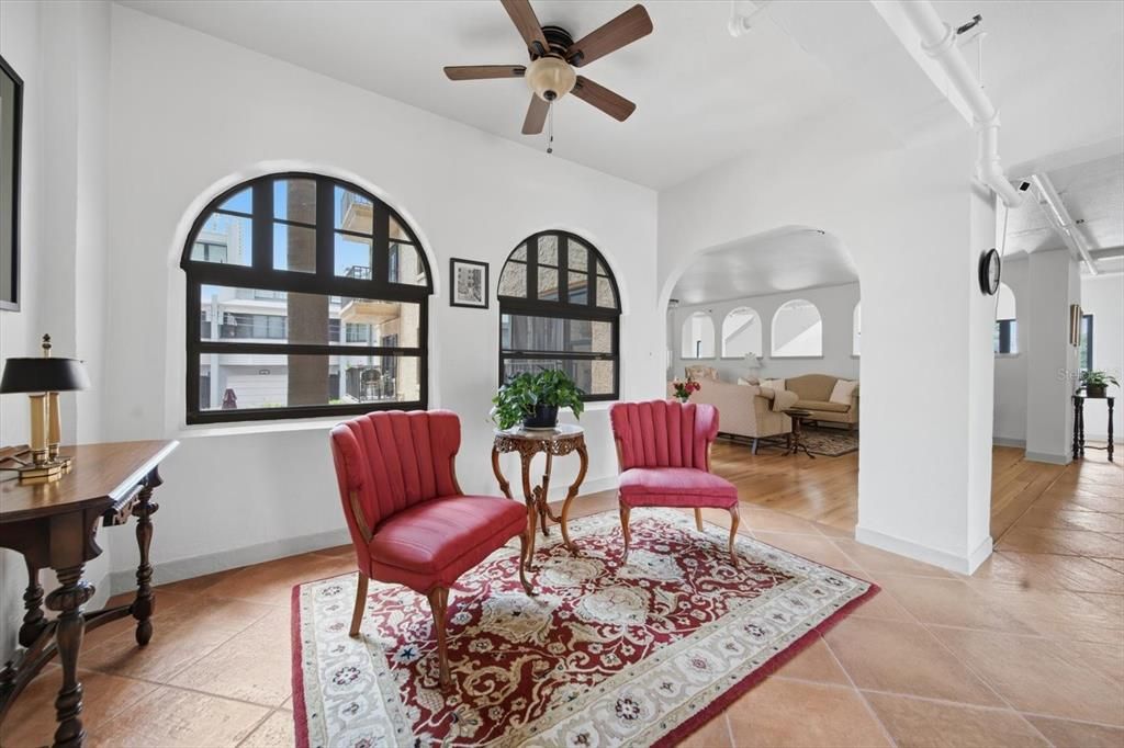 For Sale: $179,000 (1 beds, 1 baths, 645 Square Feet)