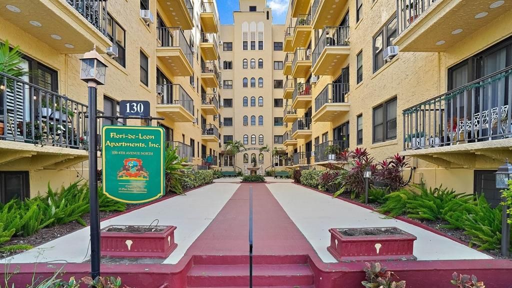 For Sale: $179,000 (1 beds, 1 baths, 645 Square Feet)