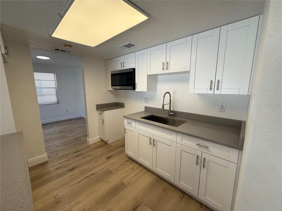 For Rent: $1,650 (3 beds, 2 baths, 1000 Square Feet)