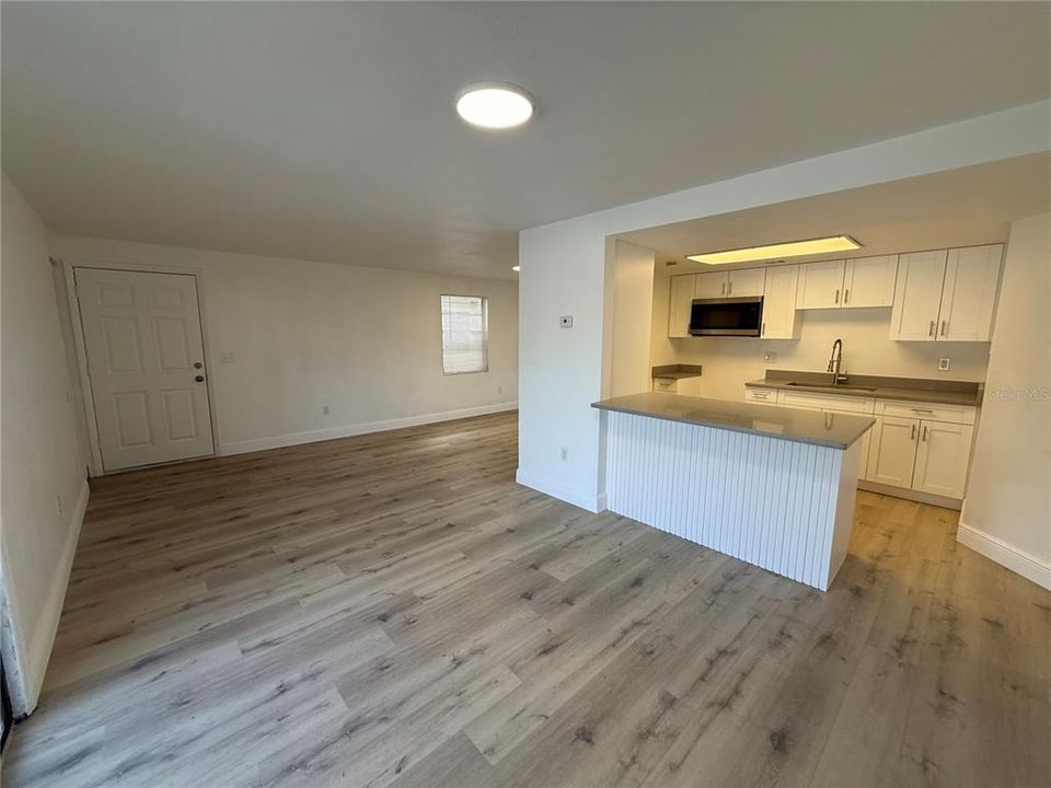 For Rent: $1,650 (3 beds, 2 baths, 1000 Square Feet)