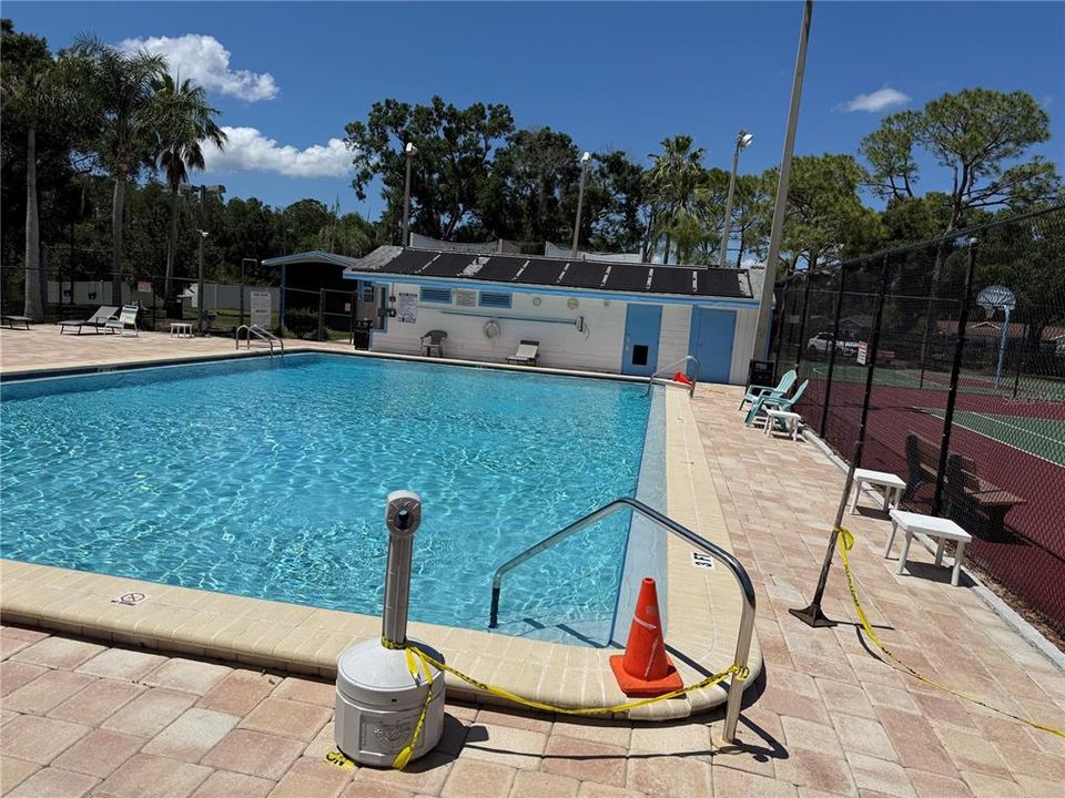 For Rent: $1,650 (3 beds, 2 baths, 1000 Square Feet)