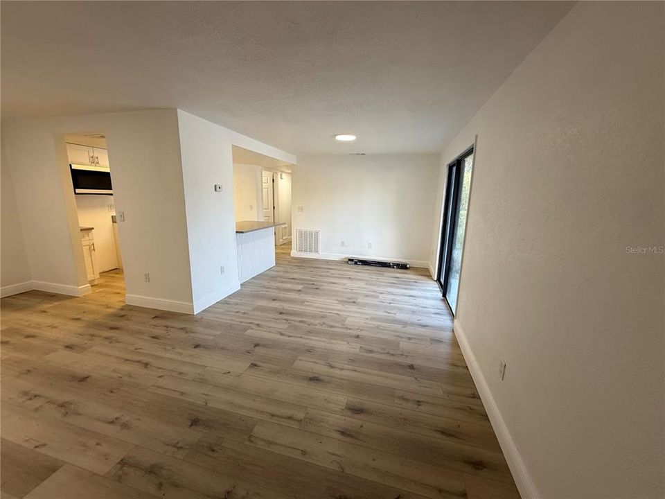For Rent: $1,650 (3 beds, 2 baths, 1000 Square Feet)