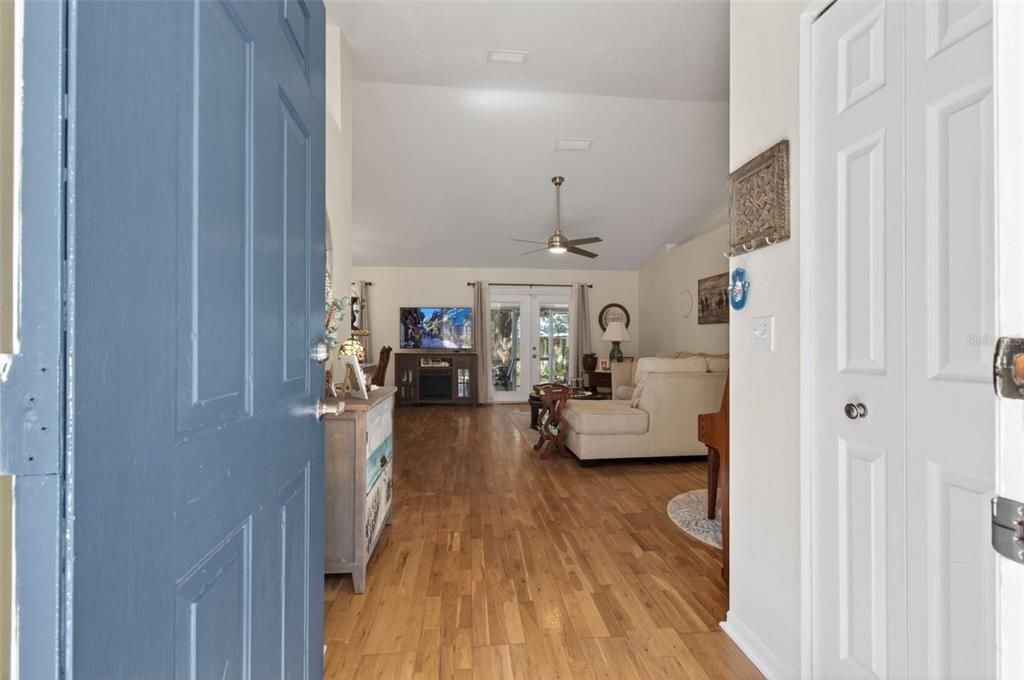 For Sale: $338,500 (3 beds, 2 baths, 1347 Square Feet)