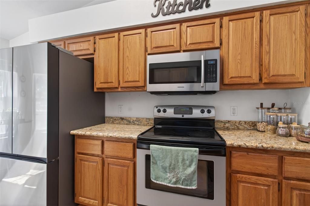 For Sale: $338,500 (3 beds, 2 baths, 1347 Square Feet)
