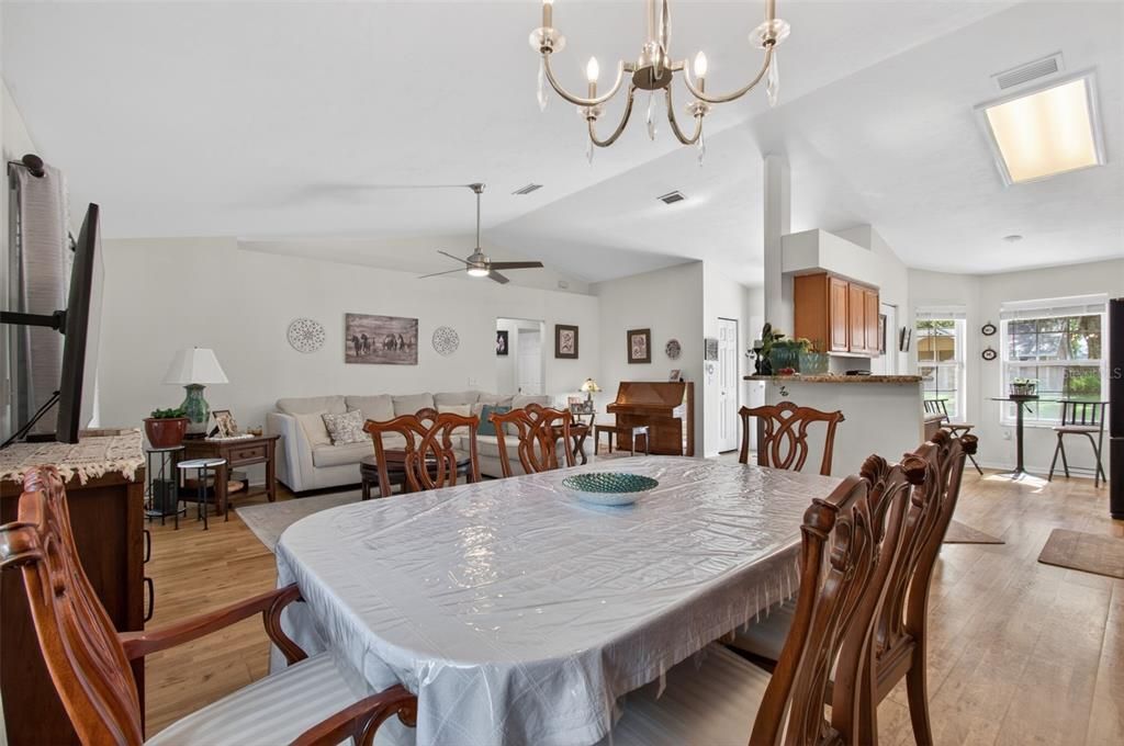 For Sale: $338,500 (3 beds, 2 baths, 1347 Square Feet)