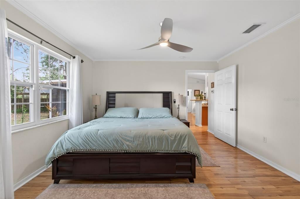 For Sale: $338,500 (3 beds, 2 baths, 1347 Square Feet)