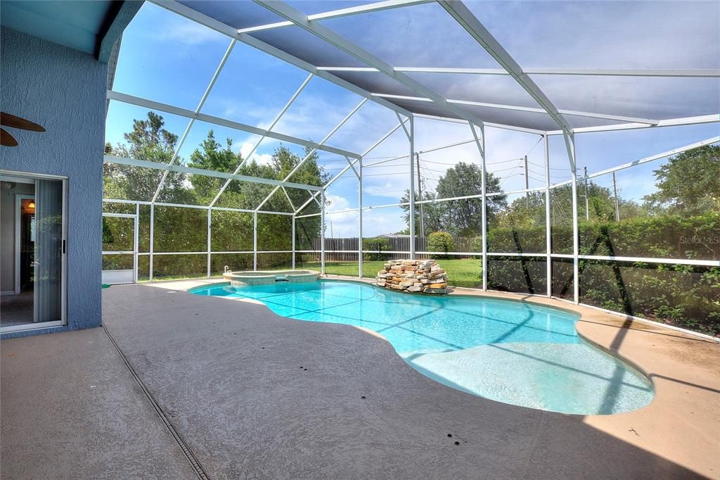 For Rent: $2,150 (3 beds, 2 baths, 1562 Square Feet)