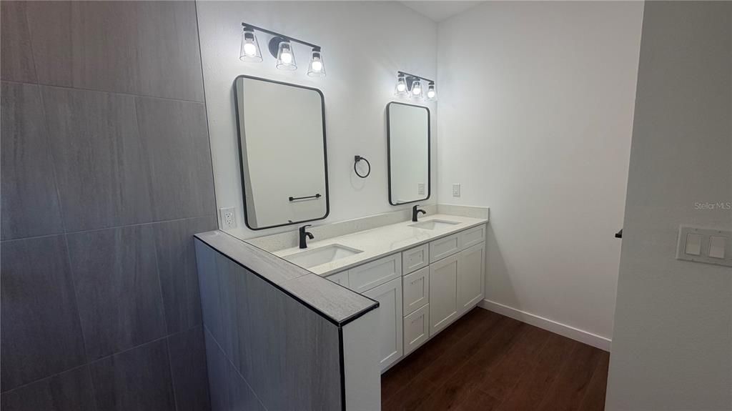 For Sale: $340,000 (3 beds, 2 baths, 1773 Square Feet)